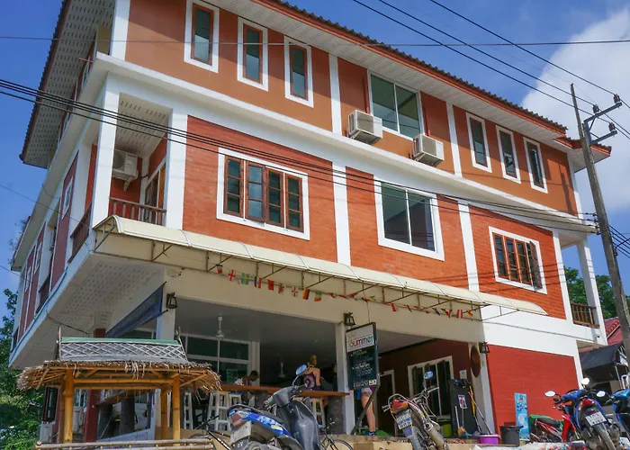 Summer Guesthouse And Hostel เกาะเต่า